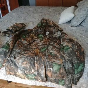 Camouflage coat and gloves